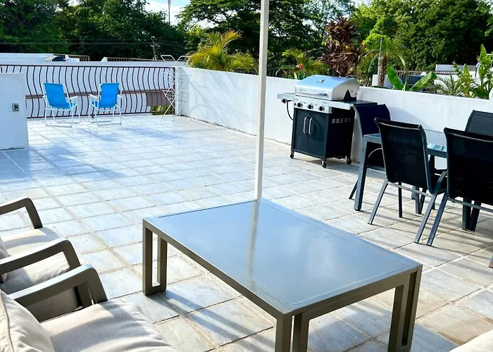 The Nest 2 Bedroom1 Bath Rooftop Patio Coco