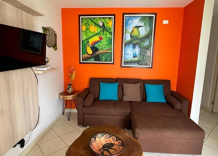 The Nest 2 Bedroom1 Bath Rooftop Patio *